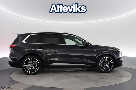 Audi Q7 2 of 11