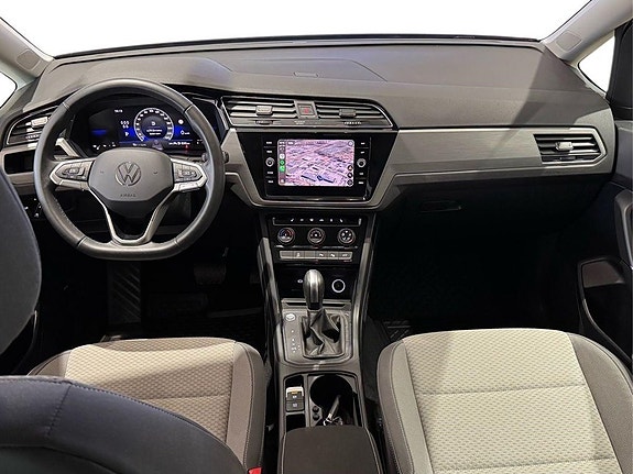 Volkswagen Touran 10 of 25
