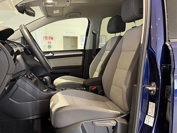 Volkswagen Touran 11 of 25