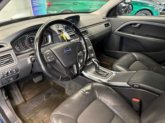 Volvo V70 12 of 26