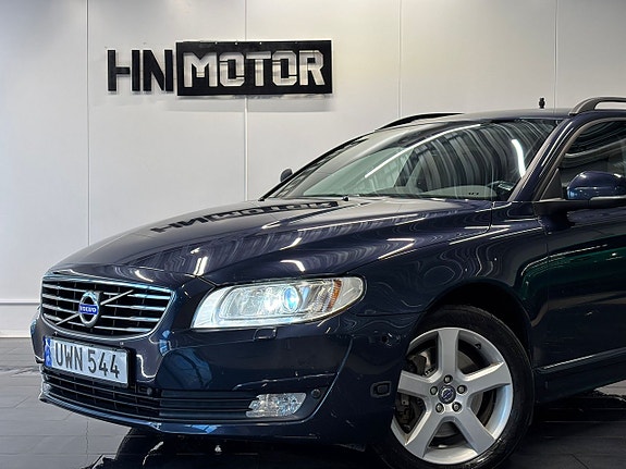 Volvo V70 2 of 26