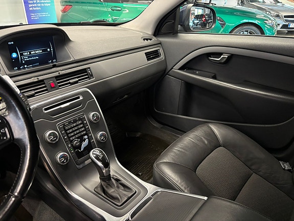 Volvo V70 19 of 26