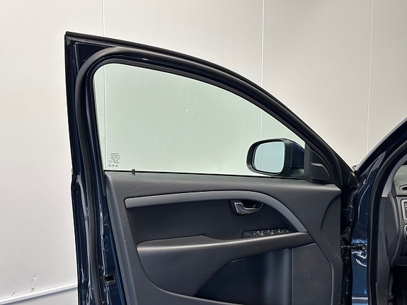 Volvo V70 13 of 26