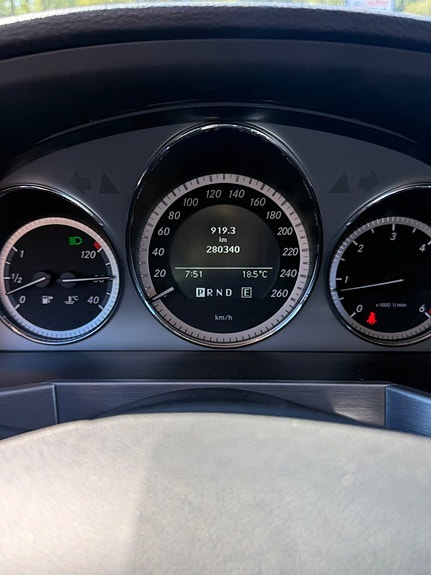 Mercedes-Benz GLK220 14 of 16