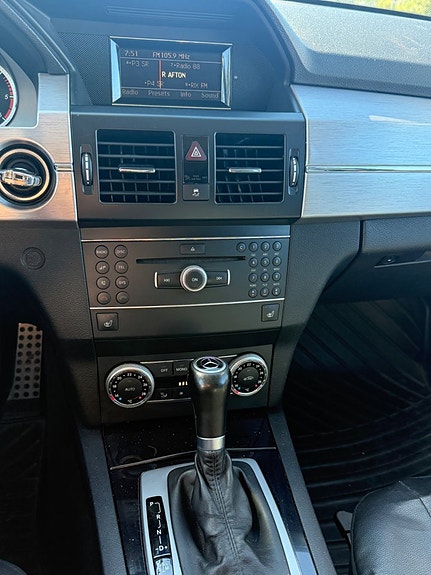 Mercedes-Benz GLK220 12 of 16