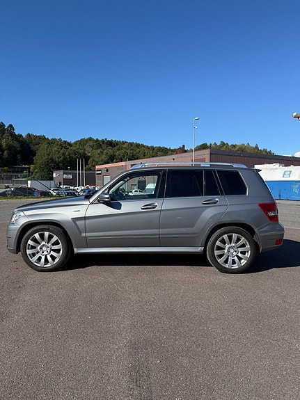 Mercedes-Benz GLK220 7 of 16