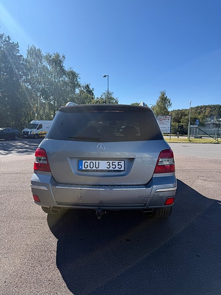 Mercedes-Benz GLK220 4 of 16