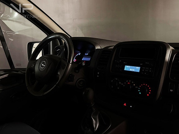 Opel Vivaro 7 of 17