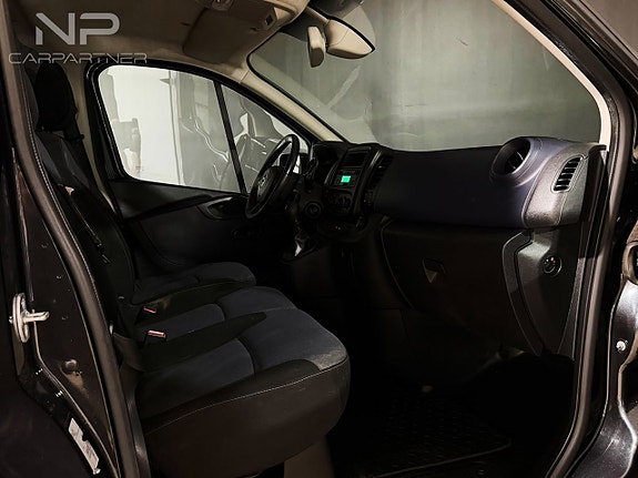Opel Vivaro 6 of 17