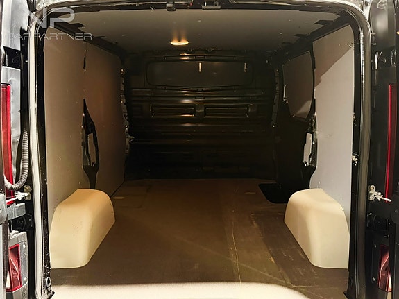 Opel Vivaro 16 of 17