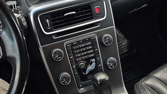 Volvo V60 13 of 14
