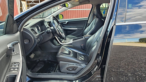 Volvo V60 9 of 14