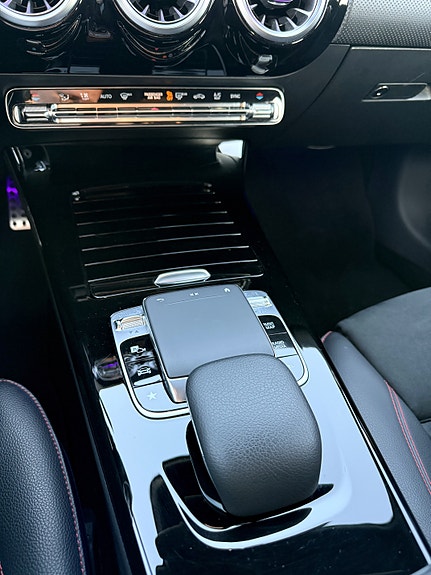 Mercedes-Benz A200 10 of 12