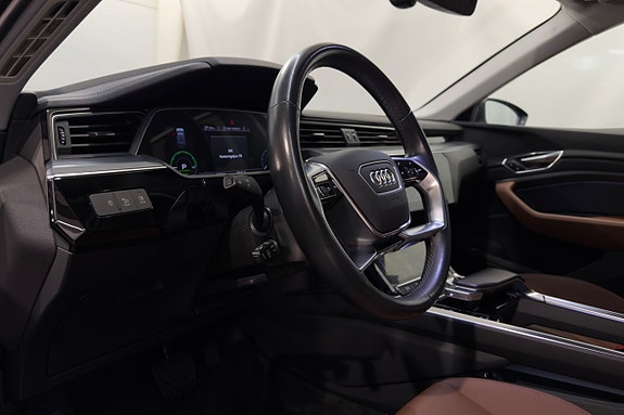 Audi Q8 e-tron 10 of 27