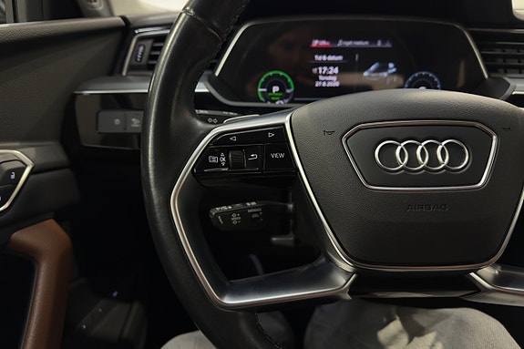 Audi Q8 e-tron 12 of 27