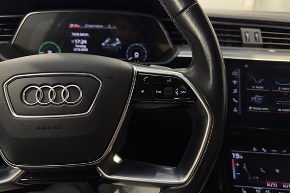 Audi Q8 e-tron 14 of 27