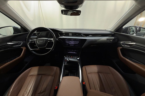 Audi Q8 e-tron 15 of 27