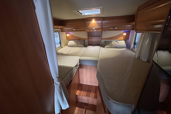 Hymer Exsis 688 11 of 16