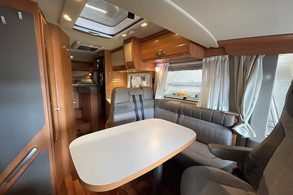 Hymer Exsis 688 9 of 16