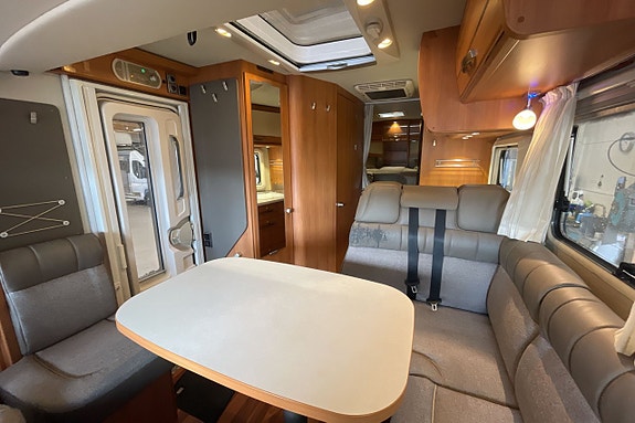 Hymer Exsis 688 10 of 16