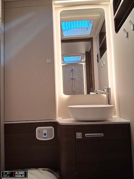 Adria Coral Supreme 670 SL / Automat / ALDE 4000D 15 of 21