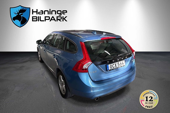 Volvo V60 8 of 16