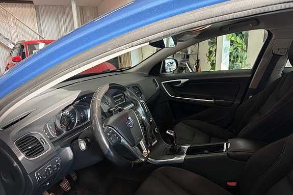 Volvo V60 13 of 16