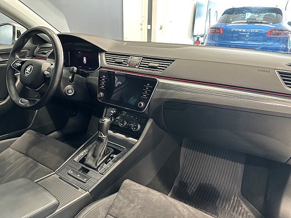 Skoda Superb 12 of 23