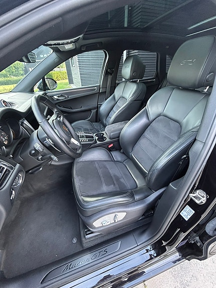 Porsche Macan GTS 7 of 7