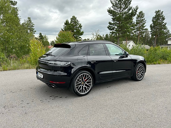 Porsche Macan GTS 2 of 7