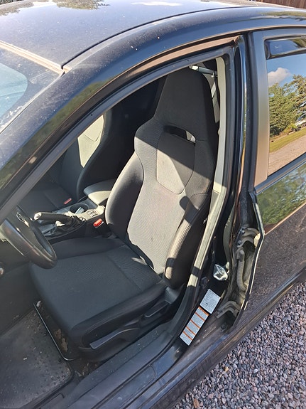 Subaru Impreza 5 of 8