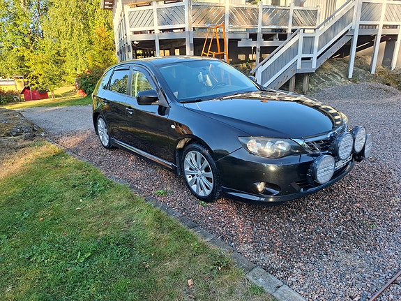Subaru Impreza 3 of 8