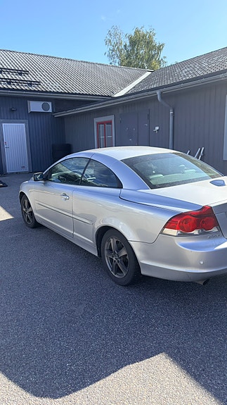 Volvo C70 2 of 8