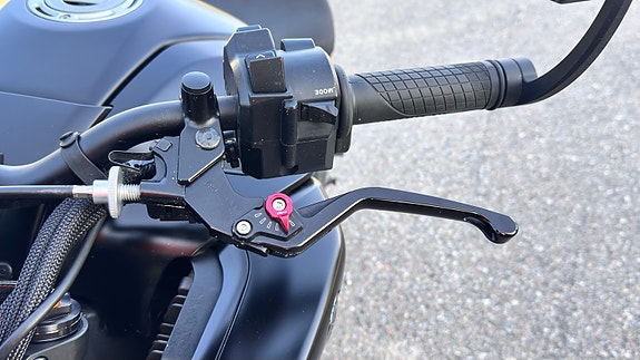 Yamaha MT-10 9 of 14