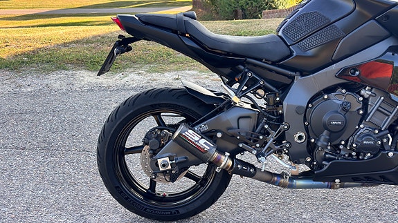 Yamaha MT-10 3 of 14
