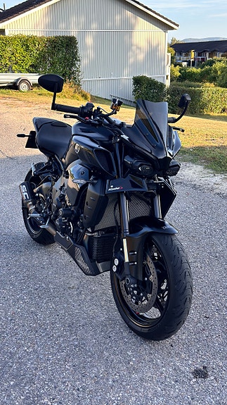 Yamaha MT-10 4 of 14