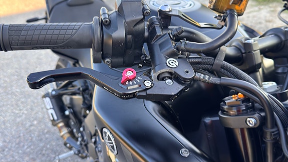 Yamaha MT-10 7 of 14