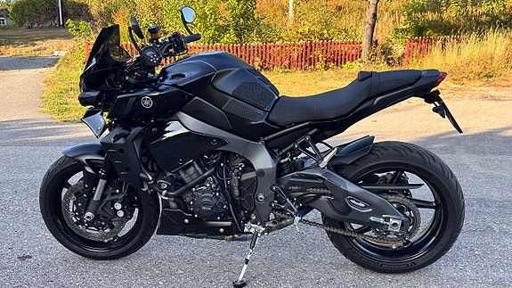 Yamaha MT-10 5 of 14