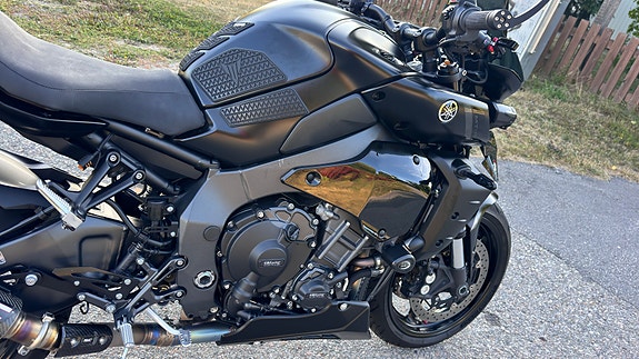 Yamaha MT-10 10 of 14
