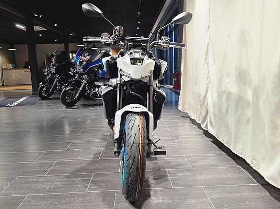 Yamaha MT-09 / Quickshifter / Garmin navigering 3 of 20