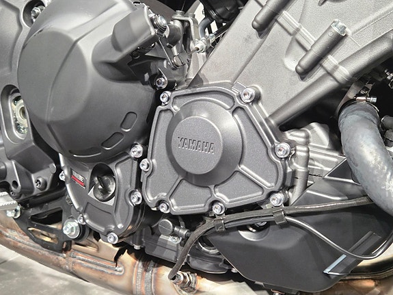 Yamaha MT-09 / Quickshifter / Garmin navigering 19 of 20