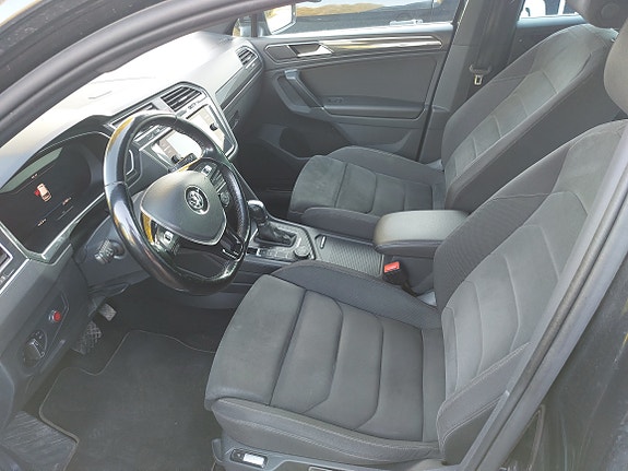 Volkswagen Tiguan 3 of 8