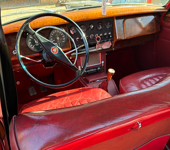 Jaguar MK. II 4 of 4