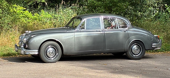 Jaguar MK. II 3 of 4
