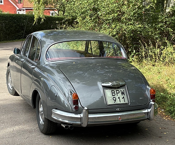 Jaguar MK. II 2 of 4