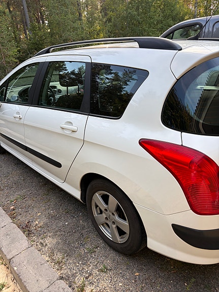 Peugeot 308 SW 6 of 15