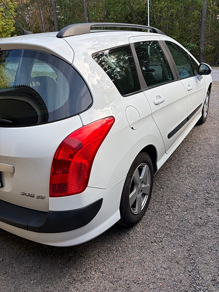 Peugeot 308 SW 4 of 15