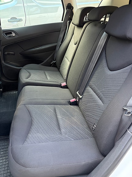 Peugeot 308 SW 7 of 15