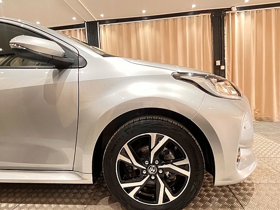 Toyota Yaris 5 of 20