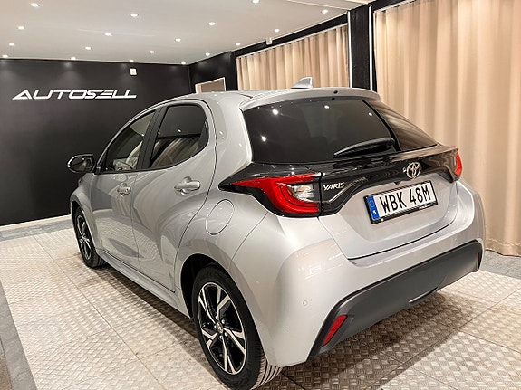 Toyota Yaris 8 of 20